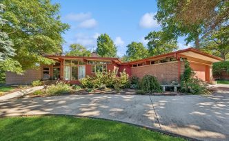 1033 Crabtree Ln, Des Plaines, IL